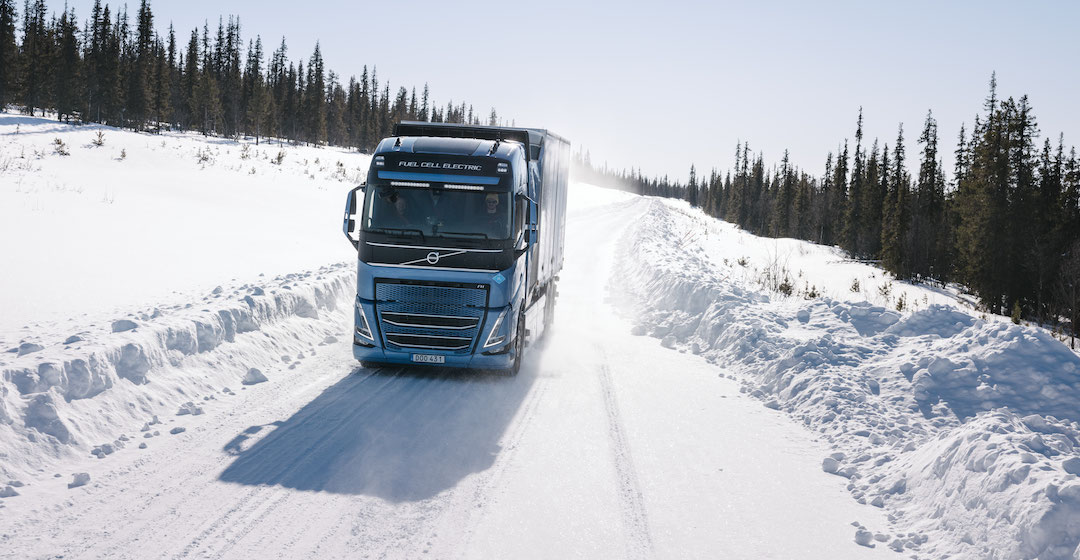 Erste Straßentests für Volvos Brennstoffzellen-Lkw am Polarkreis