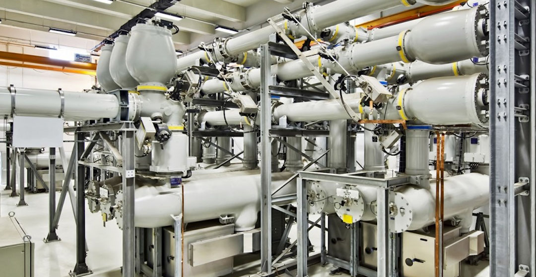 GE liefert Umspannwerke für Neom-Elektrolyseur