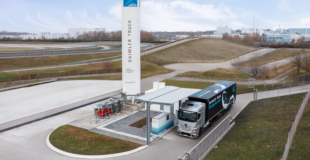 Daimler Truck und Linde entwickeln Betankungssystem für Flüssigwasserstoff