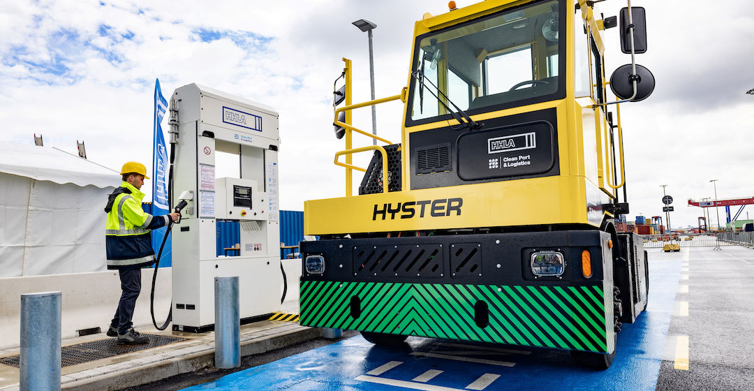 HHLA erprobt wasserstoffbetriebene Schwerlastfahrzeuge im Hamburger Hafen