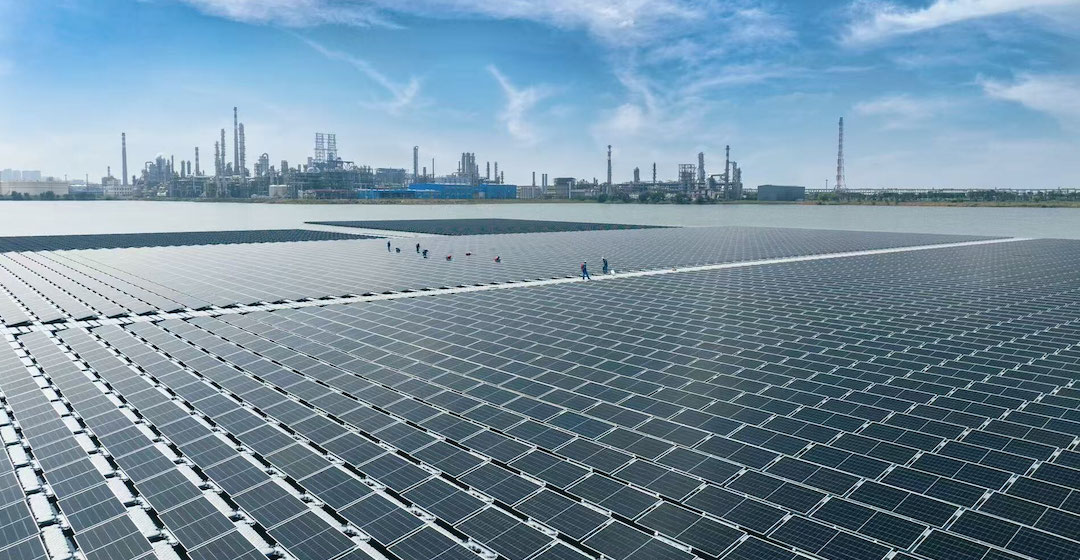 Sinopec nimmt schwimmendes PV-Kraftwerk für Wasserstoffproduktion in Betrieb