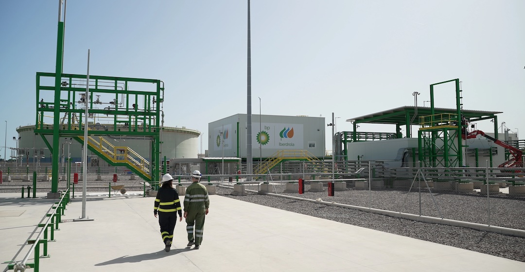 Iberdrola und BP schließen Bau der 25-MW-Anlage für grünen Wasserstoff in Spanien ab